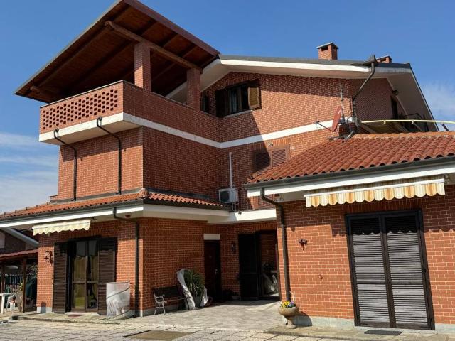 Box in vendita a Tetti Francesi, Piemonte