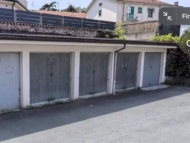 Box in vendita a Vesignano, Piemonte
