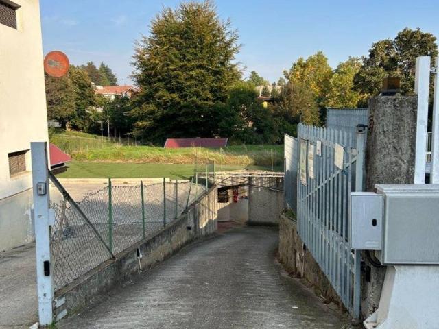 Box in vendita a Borgo Uriola, Piemonte