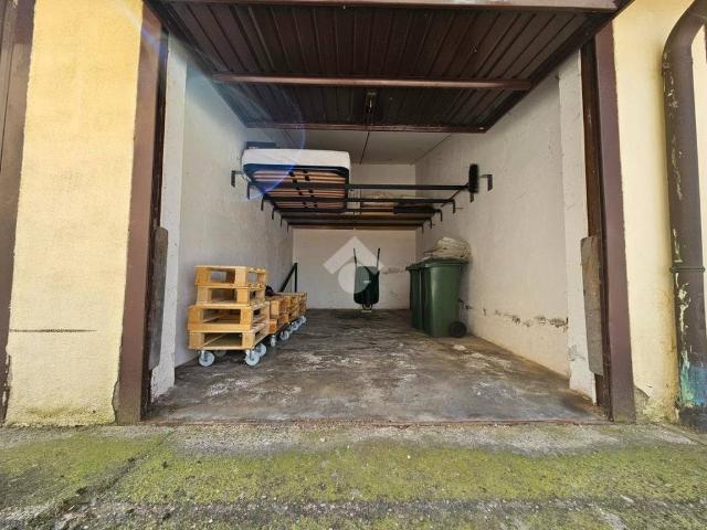 Box in vendita a Robecco Sul Naviglio, Lombardia