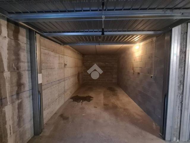 Box in vendita a Robecco Sul Naviglio, Lombardia