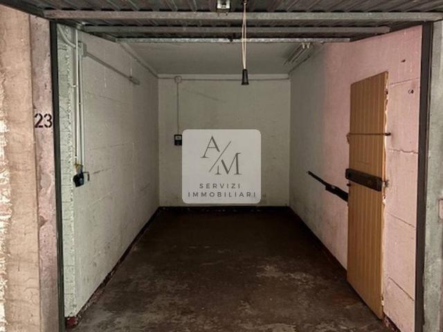 Box in vendita a Rodano, Lombardia