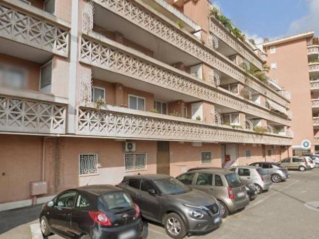 Box in vendita a Mostacciano, Roma Capitale