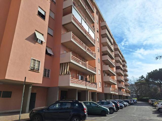 Box in vendita a Spinaceto, Roma Capitale