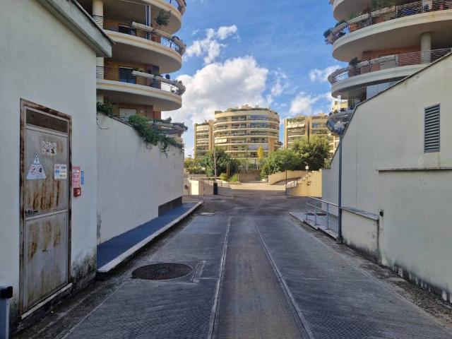 Box in vendita a Casal Boccone, Roma