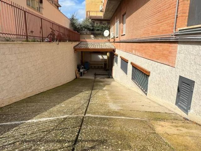 Box in vendita a Colle Monfortani, Roma Capitale