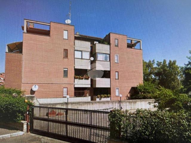 Box in vendita a Mostacciano, Roma Capitale