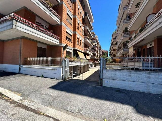Box in vendita a Lido di Ostia, Roma Capitale