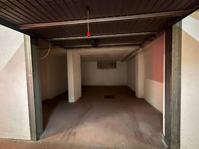 Box in vendita a Mostacciano, Roma Capitale