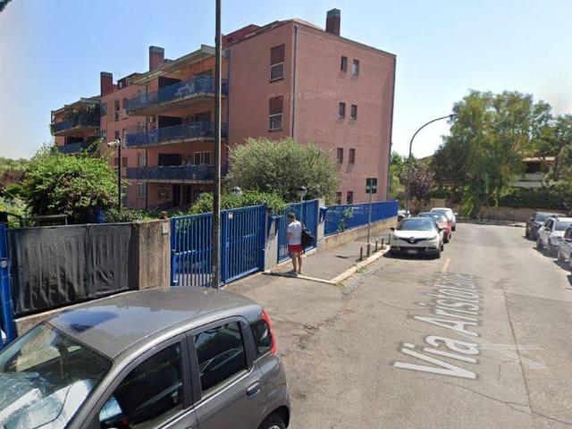 Box in vendita a Axa, Roma Capitale