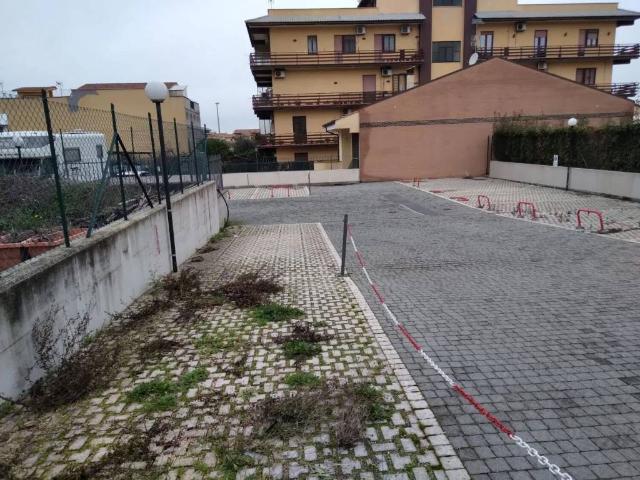 Box in vendita a Centroni, Roma Capitale