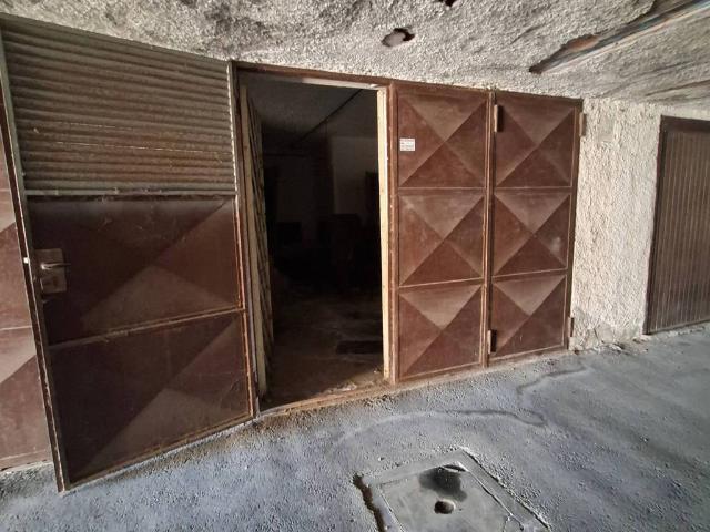 Box in vendita a Cesano, Roma