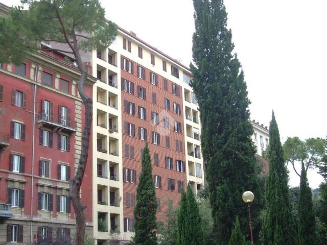 Box in vendita a Città giudiziaria, Roma