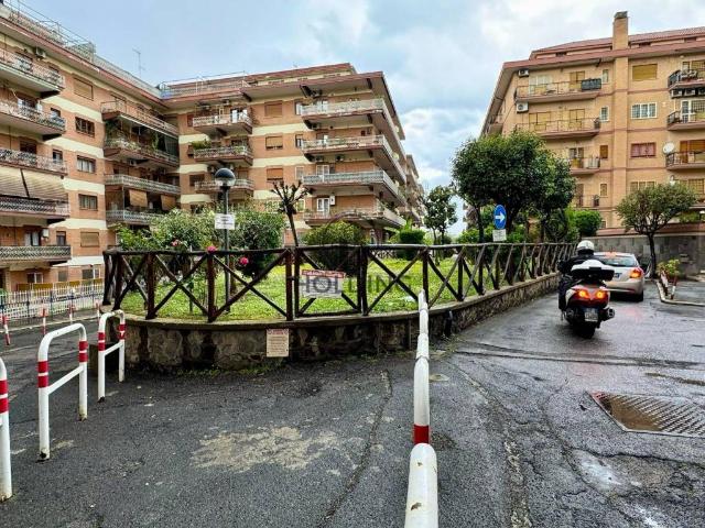 Box in vendita a Collatino, Roma Capitale