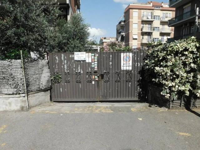 Box in vendita a Alessandrino, Roma