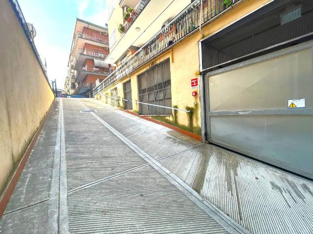 Box in vendita a Collatino, Roma Capitale