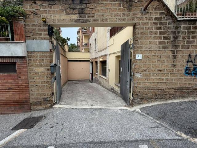 Box in vendita a Monte Sacro Alto, Roma