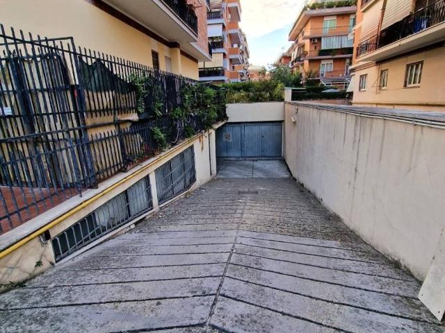 Box in vendita a Appio Claudio, Roma