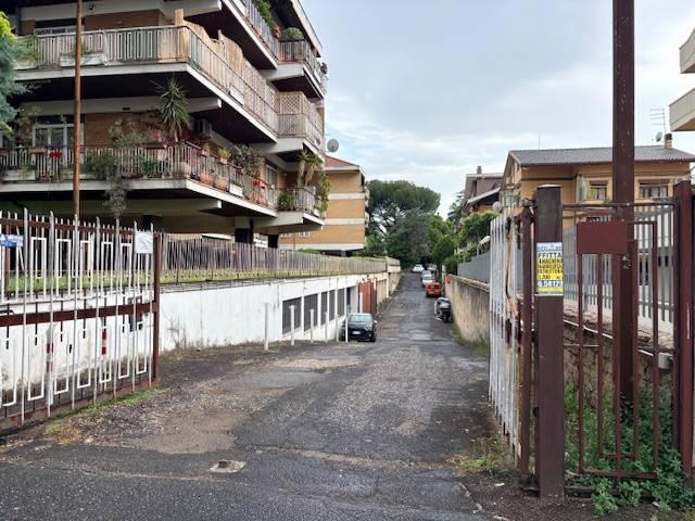 Box in vendita a Municipio Roma VII, Roma Capitale