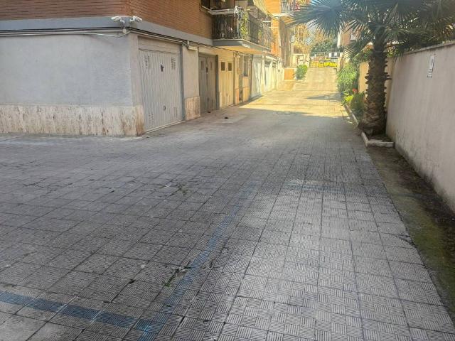 Box in vendita a Lido di Ostia, Roma Capitale