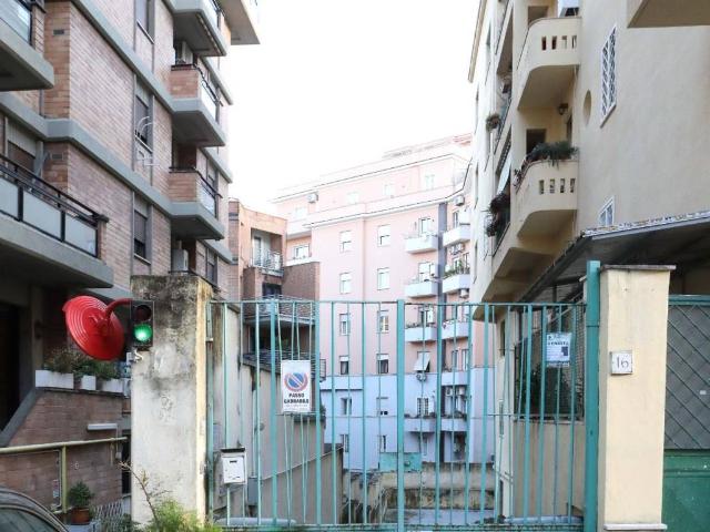 Box in vendita a Municipio Roma II, Roma Capitale