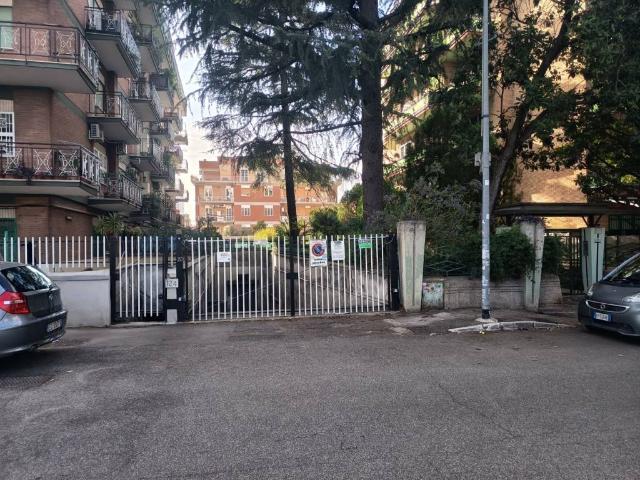 Box in vendita a Municipio Roma V, Roma Capitale
