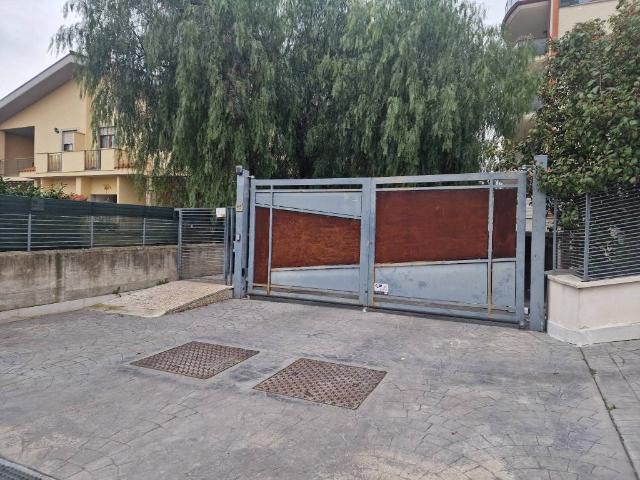 Box in vendita a Madonnetta, Roma Capitale