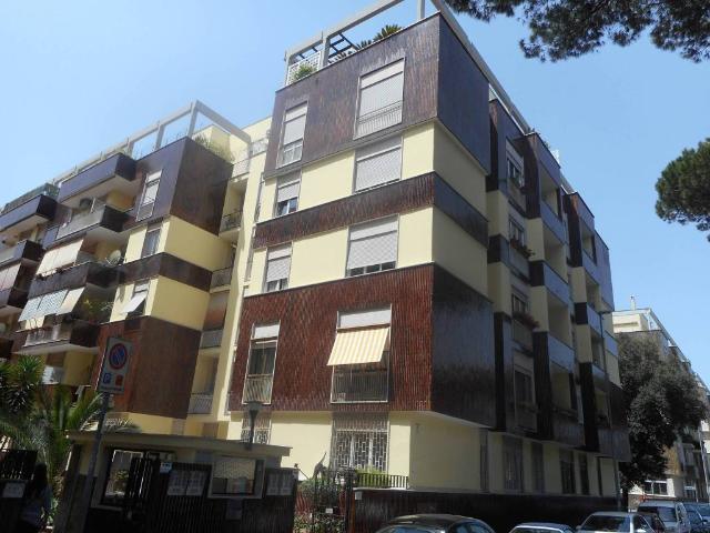 Box in vendita a Lido di Ostia Levante, Roma