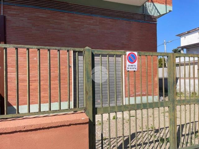Box in vendita a Casal Lumbroso, Roma Capitale