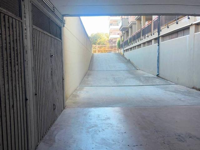 Box in vendita a Lido di Ostia Levante, Roma