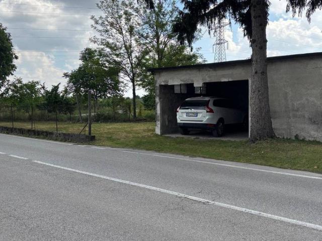 Box in vendita a Romano D'ezzelino, Veneto