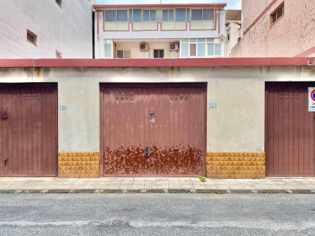 Box in vendita a Rometta, Sicilia
