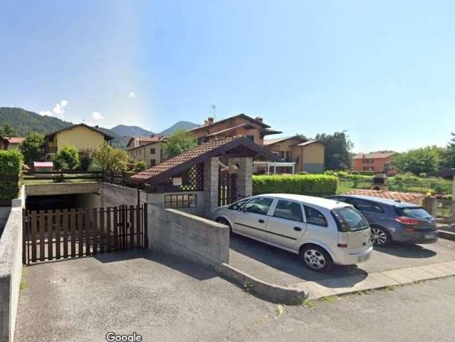 Box in vendita a Rovetta, Lombardia
