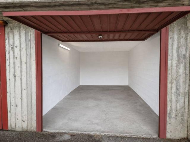 Box in vendita a Valleambrosia, Rozzano