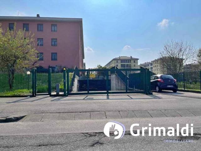Box in vendita a Rozzano, Lombardia