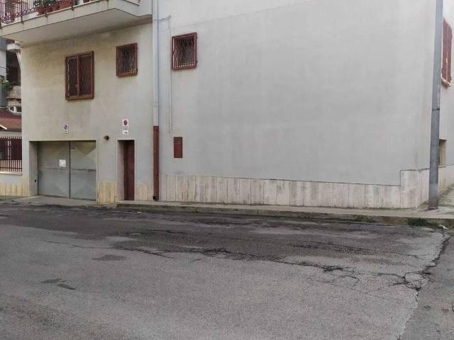 Box in vendita a Rutigliano, Bari