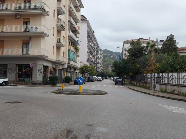 Box in vendita a Salerno, Campania