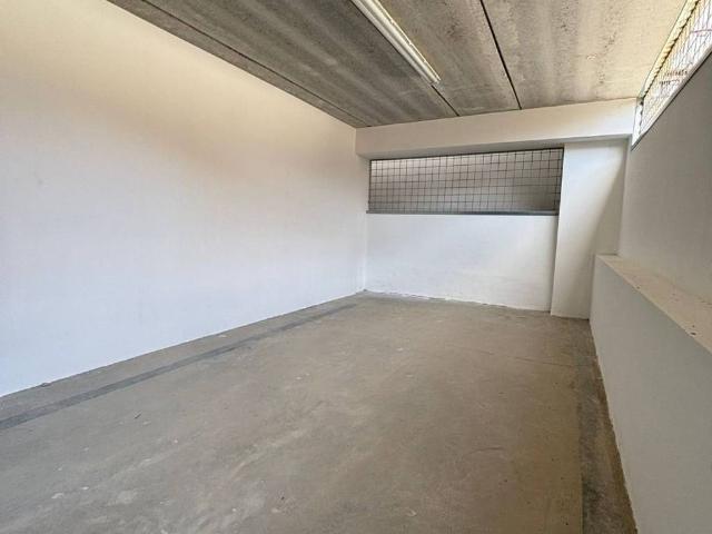 Box in vendita a Salerno, Campania