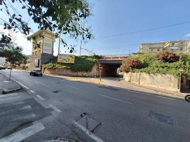 Box in vendita a Salerno, Campania