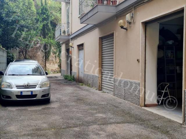 Box in vendita a Salerno, Campania