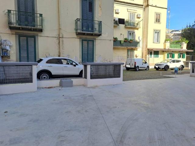 Box in vendita a Salerno, Campania