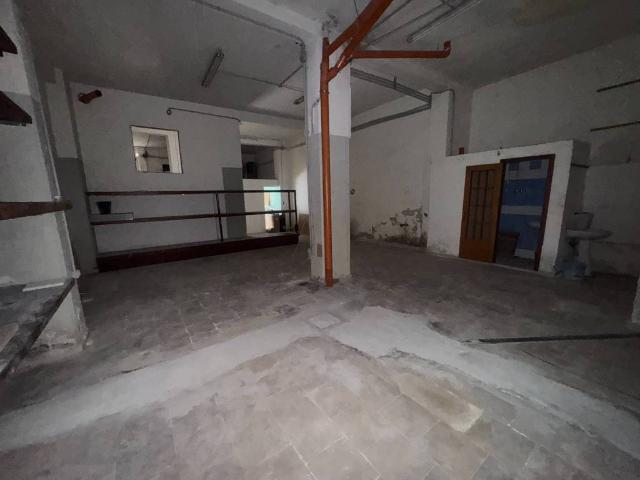 Box in vendita a Salerno, Campania