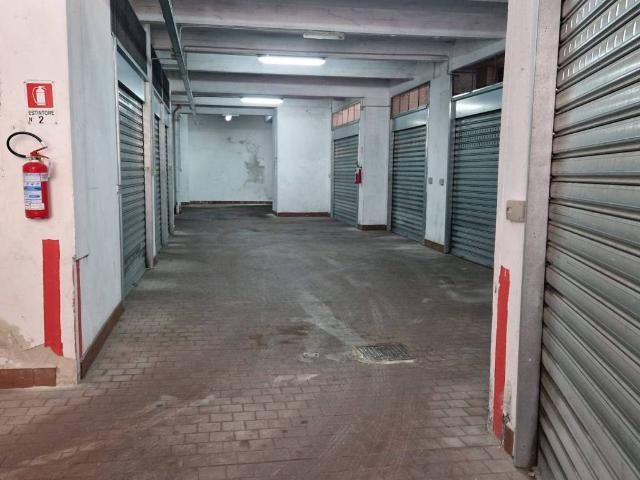 Box in vendita a Salerno, Campania