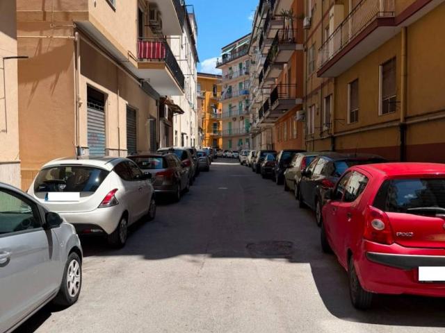 Box in vendita a Salerno, Campania