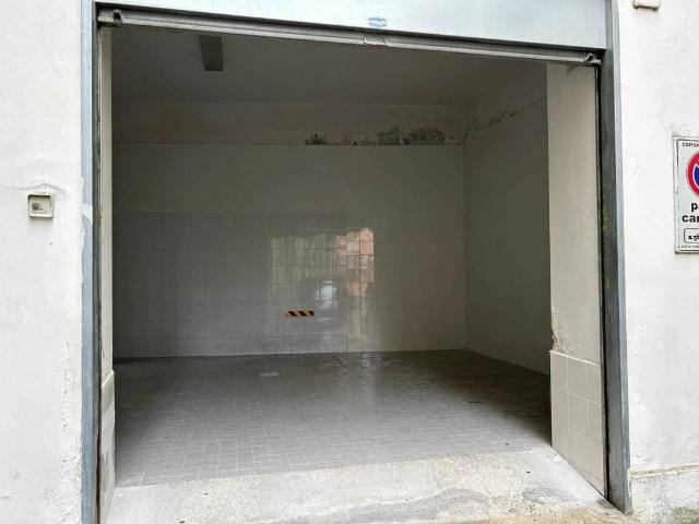 Box in vendita a Salerno, Campania