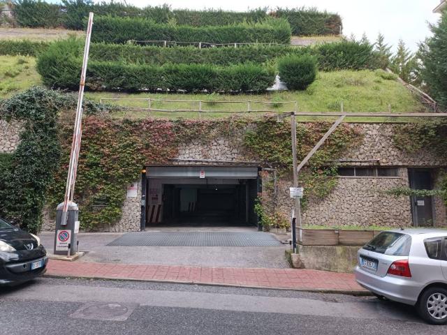 Box in vendita a Salerno, Campania