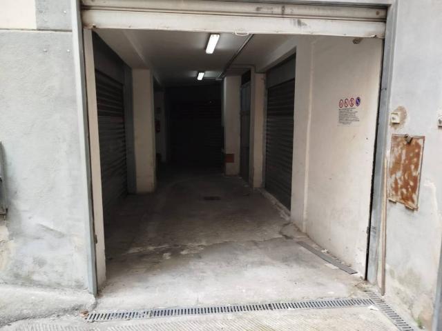 Box in vendita a Salerno, Campania