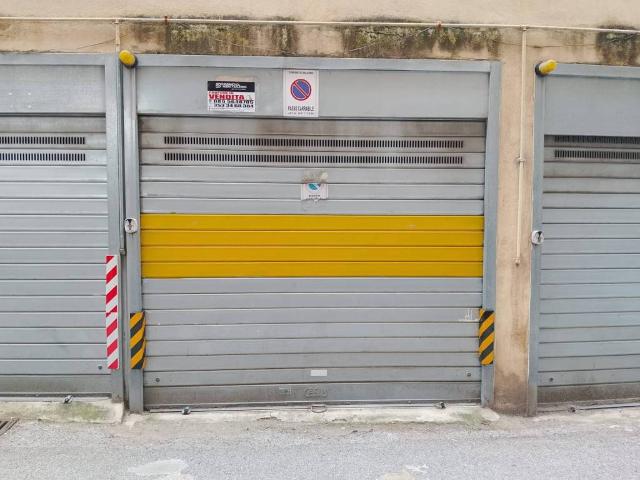 Box in vendita a Salerno, Campania
