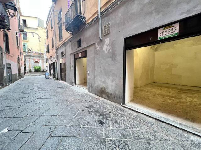 Box in vendita a Salerno, Campania
