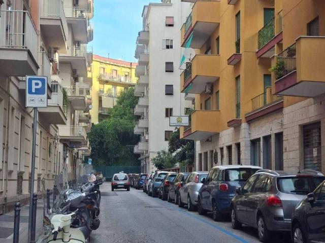 Box in vendita a Salerno